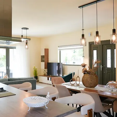 Villa Aerinos Private