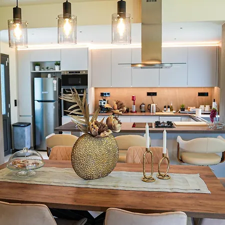 Aerinos Private Villa *